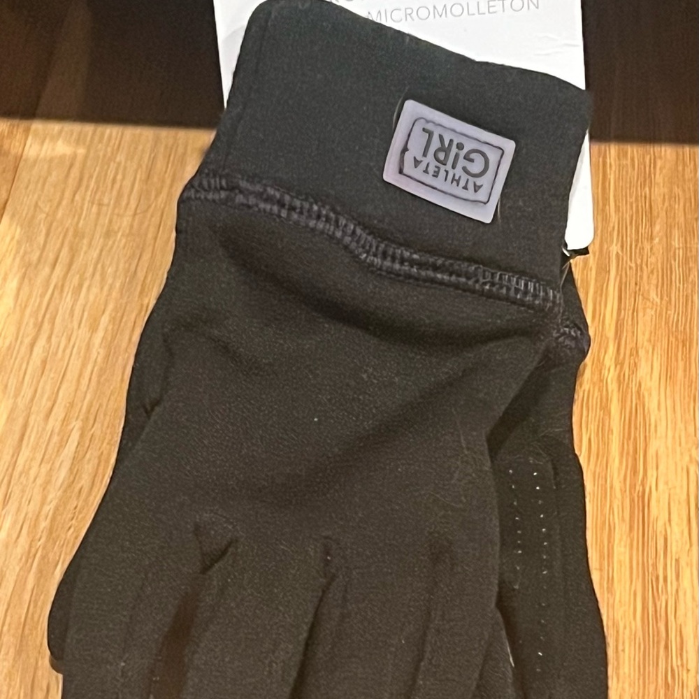 Athleta Girl microfleece gloves size s/m (size 6) never worn.